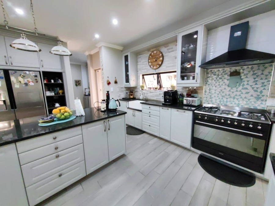 4 Bedroom Property for Sale in Grimbeeck Park North West